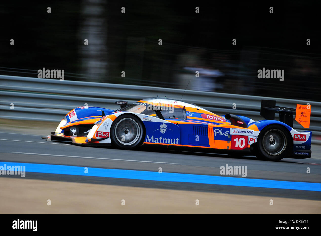 9 juin 2011 - Le Mans, France - Nicolas Lapierre, de la France, entraîne la Peugeot Oreca jeudi au cours de qualification pour les 24 Heures du Mans. (Crédit Image : © Rainer Ehrhardt/ZUMAPRESS.com) Banque D'Images