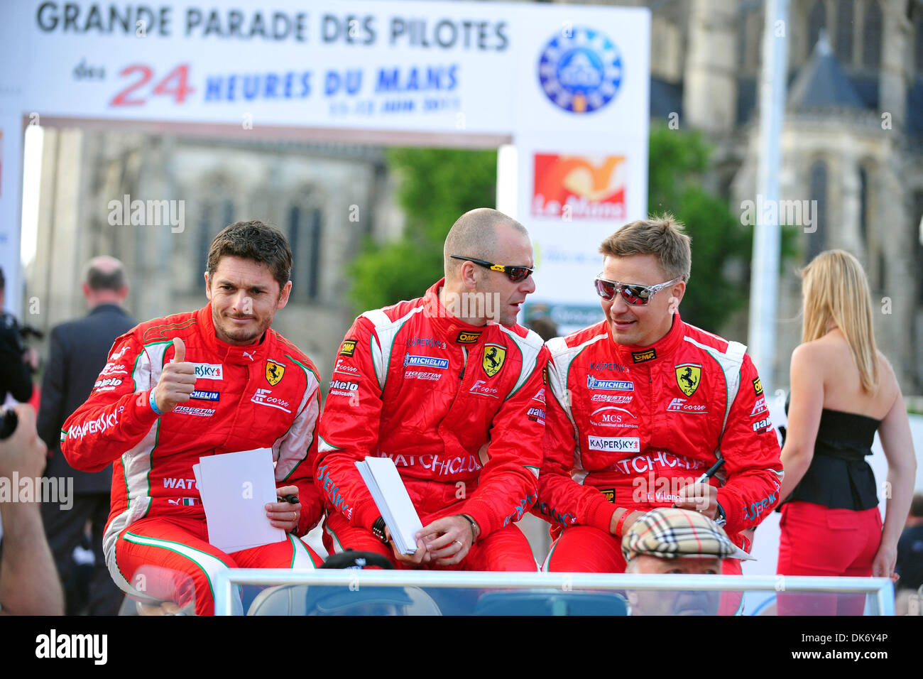 PLAQUE PVC DE La Parade Des Pilotes. 24 heures Du Mans 2015. 46,5 x 19