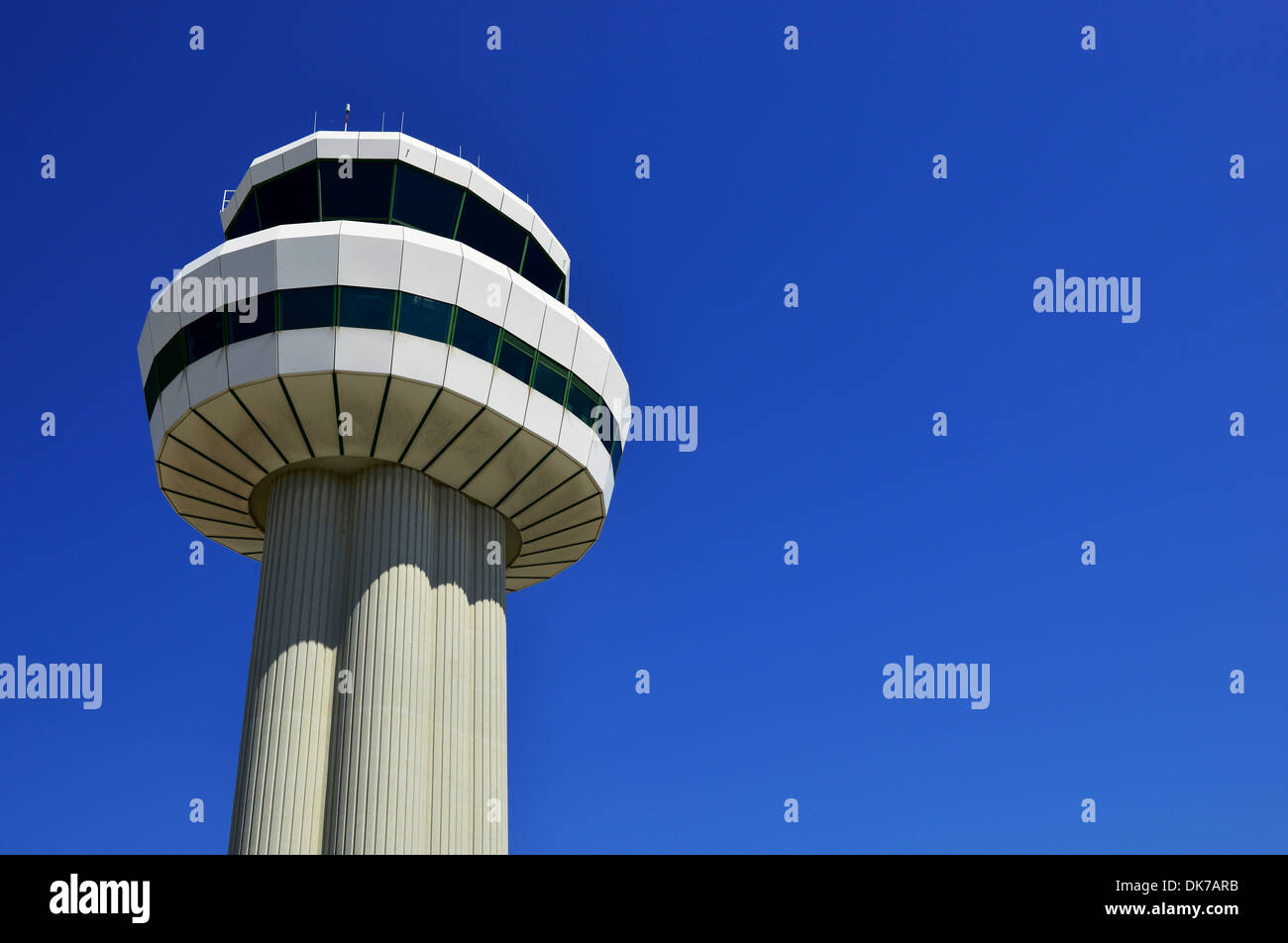 Tour de contrôle tour de contrôle de la circulation aérienne à l'aéroport de Gatwick, Londres, Angleterre, Royaume-Uni Banque D'Images