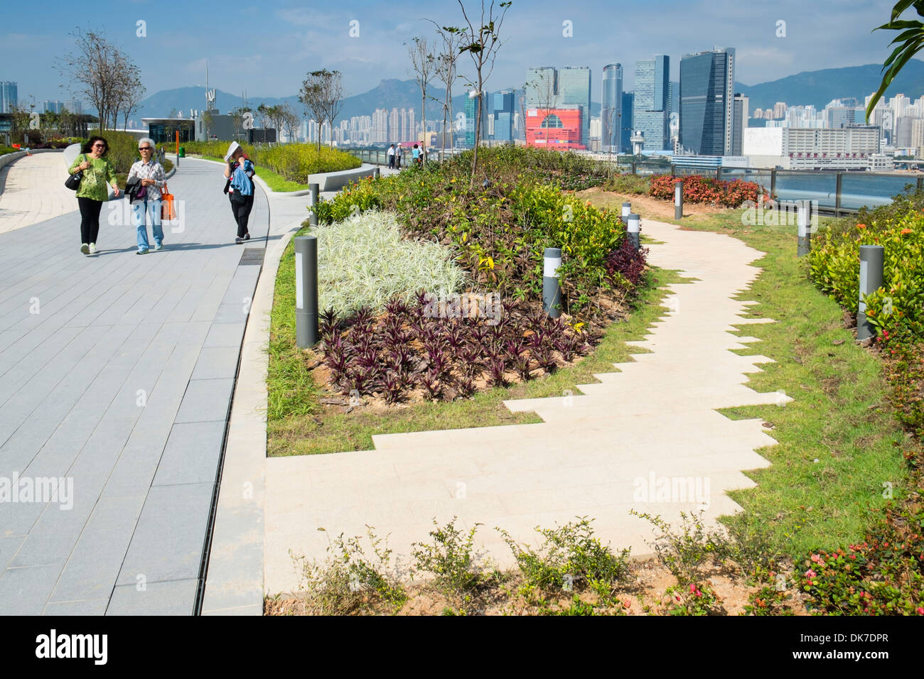 Parc et jardin public sur le toit du nouveau terminal de croisière de Kai Tak à Hong Kong Banque D'Images