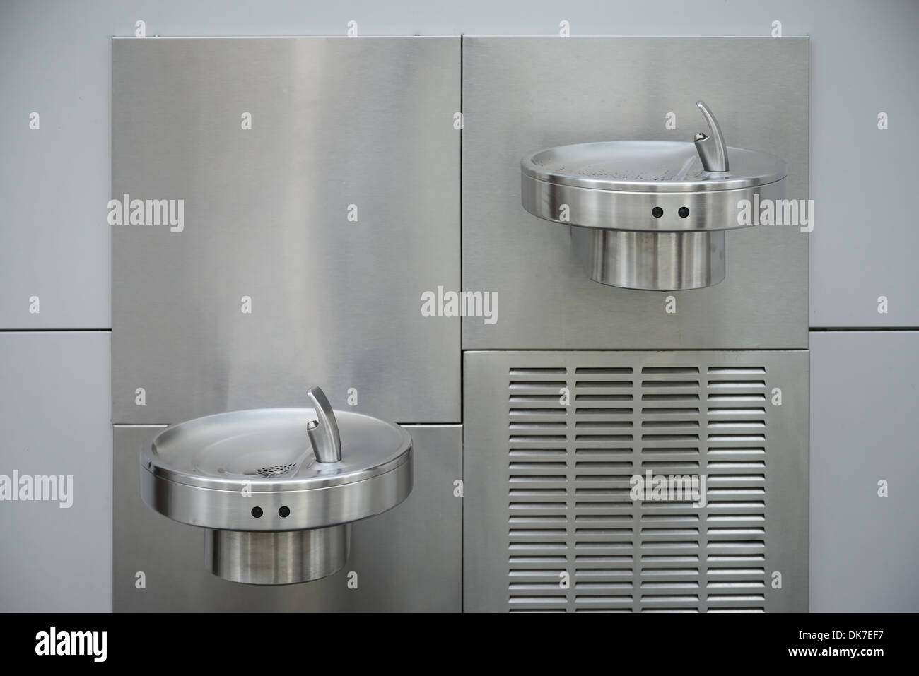Fontaine d'eau potable pour l'acier inoxydable Banque D'Images
