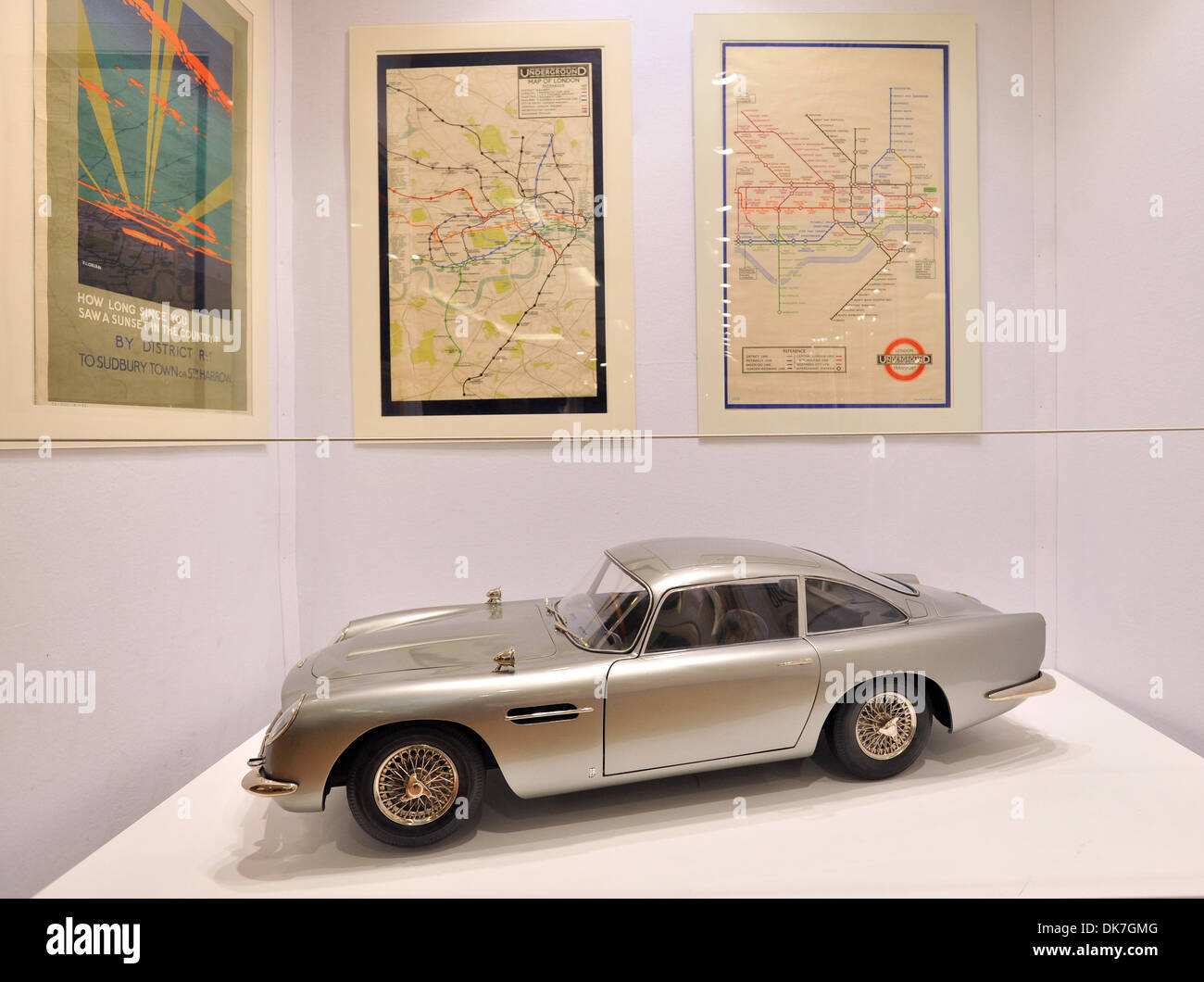Une post-production échelle 1/3 réplique de Aston Martin DB5 utilisé dans Skyfall Estimation £30000-40000 50 ans de James Bond - appuyez sur Banque D'Images