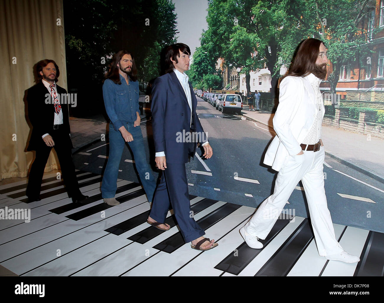 Les Beatles figures de cire Madame Tussauds Las Vegas dévoile des  personnages de cire reproduisant des Beatles "iconique" couverture de  l'album Abbey Road à Photo Stock - Alamy