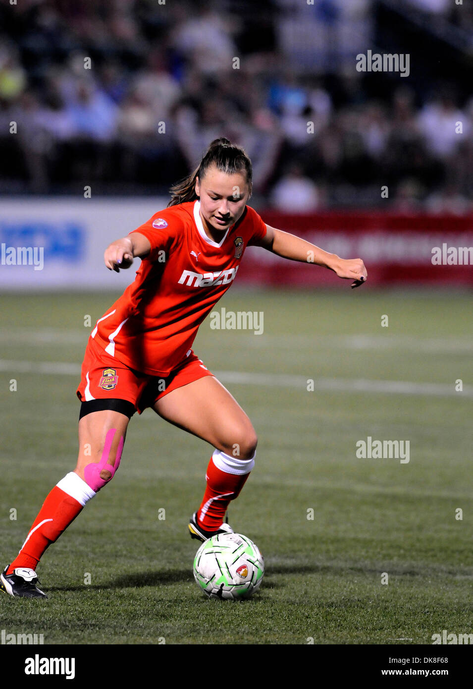 20 juillet 2011 : Le Western New York Flash défait les majicJack 3-1 à Sahlen's Stadium à Rochester, NY dans un Women's Professional Soccer (WPS) se rencontreront. Western New York Flash's Ali Riley (# 3) dans l'action tout en jouant le Western New York Flash.(Image Crédit : © Alan Schwartz/Cal/ZUMAPRESS.com) Media Sport Banque D'Images