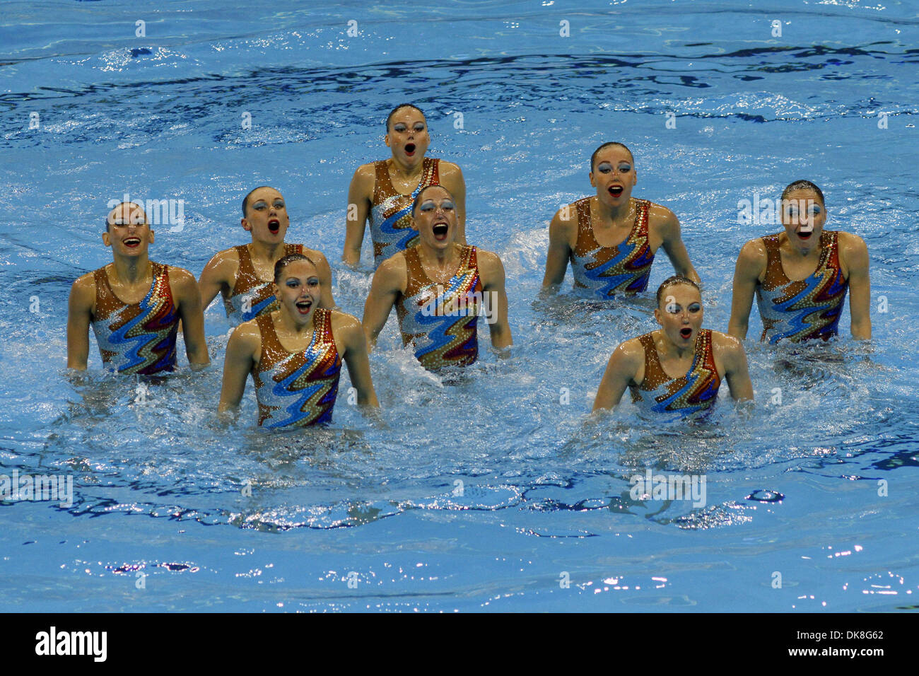Jul 23, 2011 - Shanghai, Chine - La Fédération de natation synchronisée au cours de la prestation de l'équipe de l'équipe à la finale des Championnats du Monde FINA. Ils ont remporté la première place, donnant à la Russie sept sur sept médailles d'or en nage synchronisée au niveau du championnat de cette année. (Crédit Image : © Breningstall ZUMAPRESS.com)/Jeremy Banque D'Images