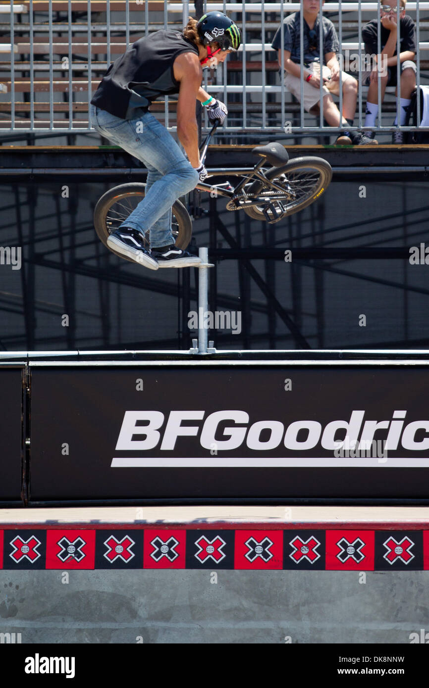 28 juillet 2011 - Los Angeles, Californie, États-Unis - Scotty Cranmer est concurrentiel dans le BMX Freestyle Park-Élimination à Pont de l'événement à Los Angeles. Vivre à Los Angeles, Californie. Cranmer a terminé 2e dans la partie d'élimination. (Crédit Image : © Chris Hunt/ZUMApress.com) Southcreek/mondial Banque D'Images