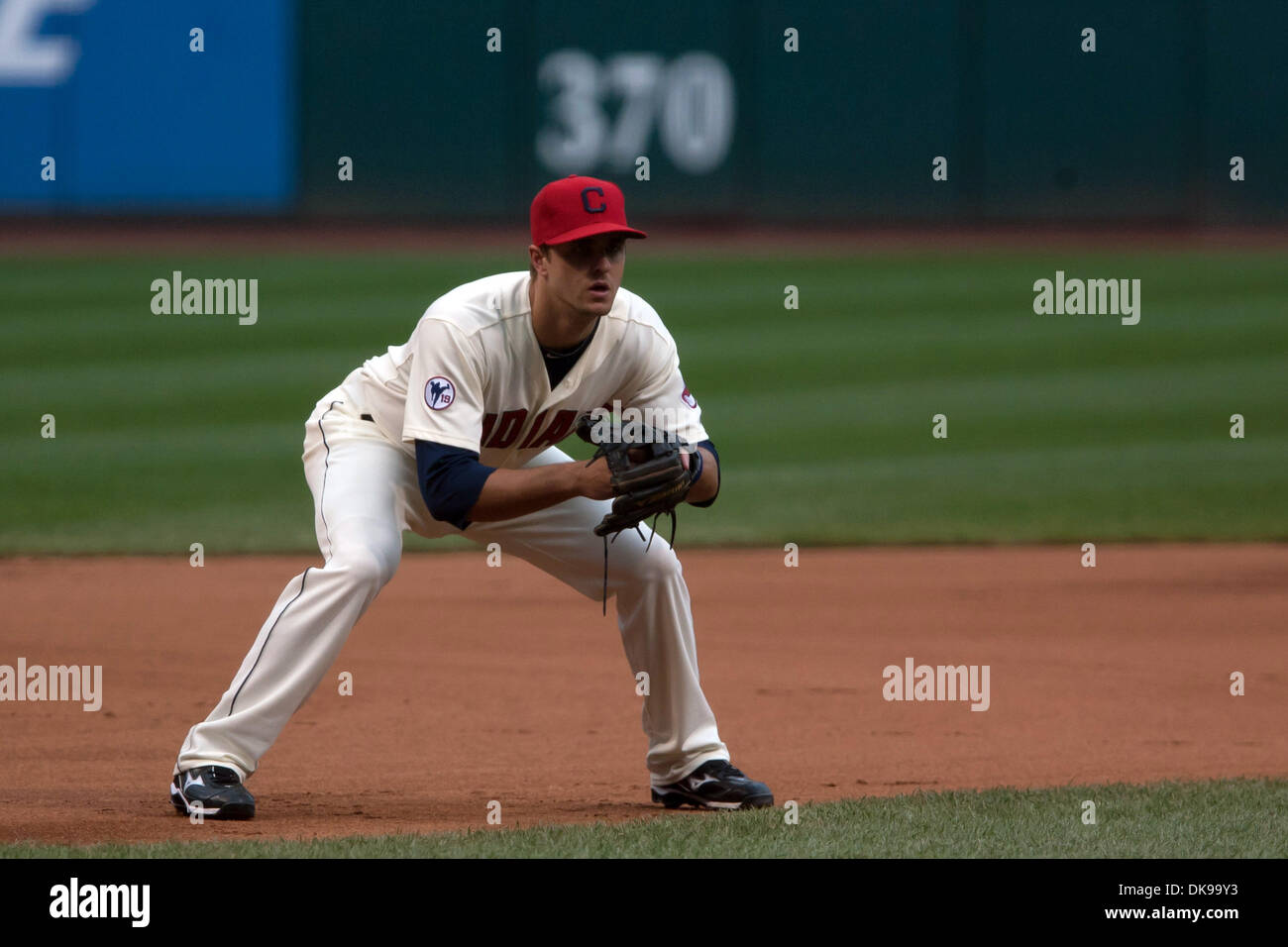 14 août 2011 - Cleveland, Ohio, États-Unis - Cleveland de troisième but Lonnie Chisenhall (27) au cours de la première manche contre Minnesota. Les Indians de Cleveland le plomb 1-0 Twins de Minnesota, dans le haut de la troisième d'un Rain Delay au Progressive Field de Cleveland, Ohio. (Crédit Image : © Frank Jansky/global/ZUMAPRESS.com) Southcreek Banque D'Images