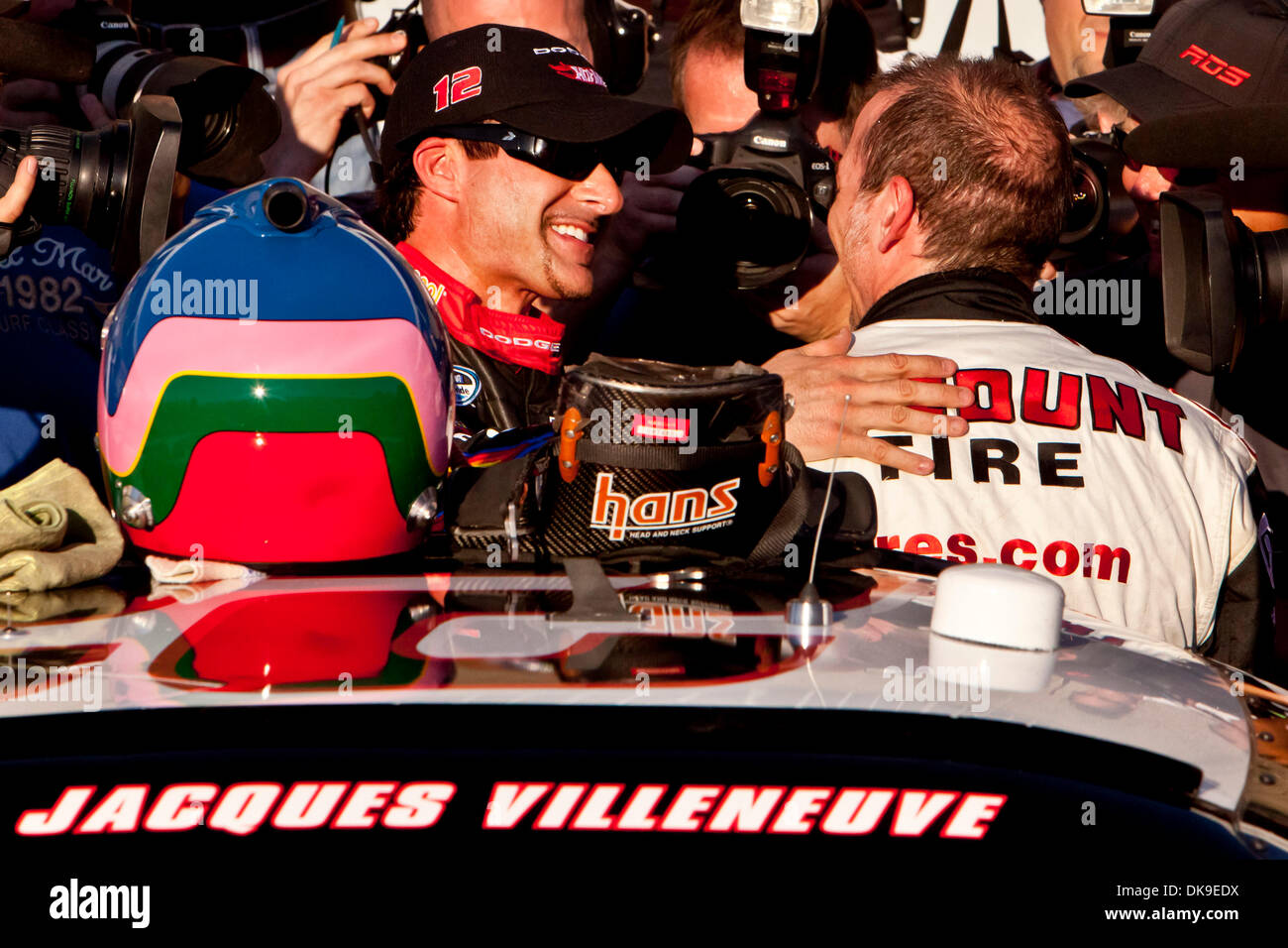 19 août 2011 - Montréal, Québec, Canada - Alex Tagliani (L) & Jacques Villeneuve(RR) au cours de la pratique du vendredi matin sur le circuit Gilles Villeneuve à Montréal, Québec, Canada. (Crédit Image : © Leon Switzer/global/ZUMAPRESS.com) Southcreek Banque D'Images