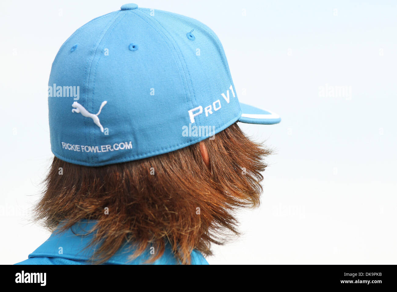31 août 2011 - Verona, New York, États-Unis - portant sa marque colorée et légèrement trop grand cap, RICKIE FOWLER se réchauffe jusqu'à la 4e Conférence annuelle Notah Begay III Foundation Défi à Atunyote Golf Club. (Crédit Image : © Nick Serrata/Eclipse/ZUMAPRESS.com) Banque D'Images