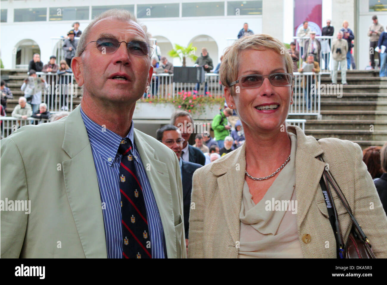 11 septembre 2011 - Paris, Ile de France, États-Unis - 11/09/2011, Carina  Klingberg et mari Sven Hanson, co-fondateur de la Pride rAcing Club,  co-propriétaires de l'homme fiable gagnant de la course le