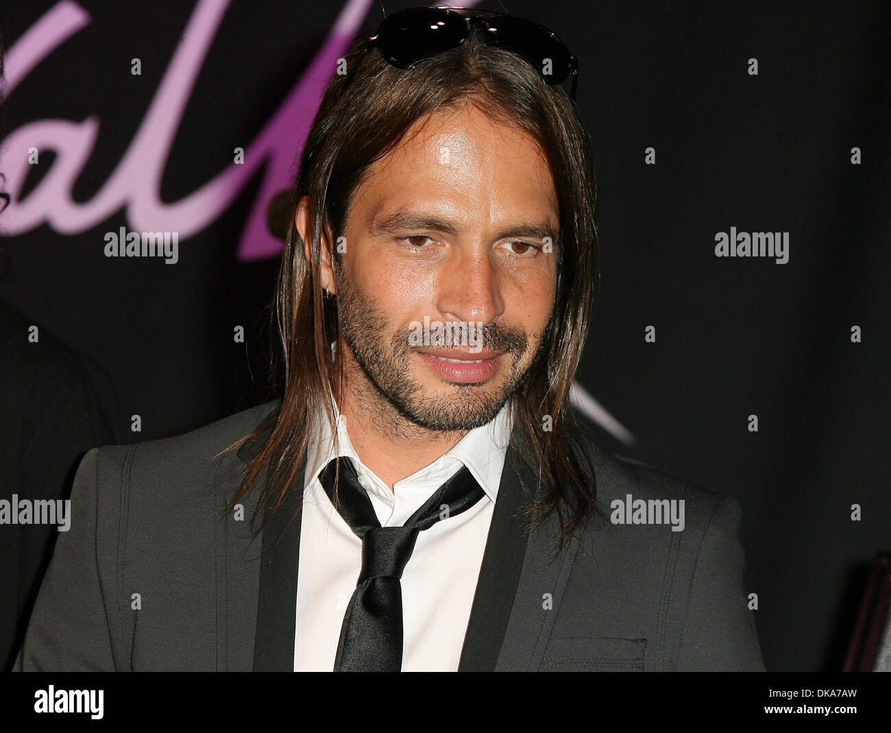 Sergio Vallin Multi-Platinum Grammy et le groupe de rock mexicain gagnante 'Mana' est intronisé au Guitar Center's RockWalk Historique Banque D'Images