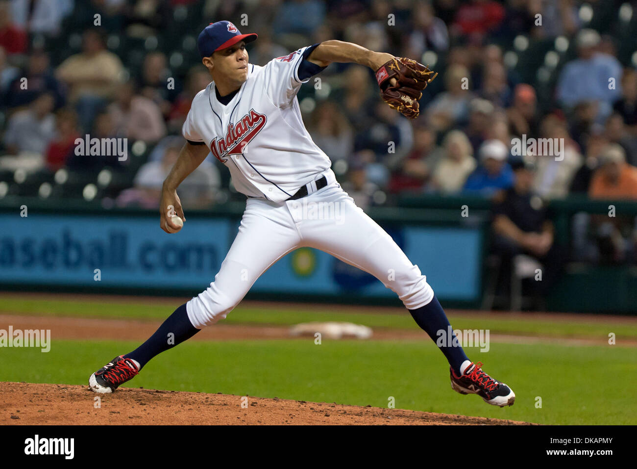 21 septembre 2011 - Cleveland, Ohio, États-Unis - Cleveland le lanceur partant Ubaldo Jimenez (30) offre un emplacement à la plaque lors de la quatrième manche contre Chicago. Les White Sox de Chicago laisse les Indians de Cleveland 1-0 en bas de la cinquième manche au Progressive Field de Cleveland, Ohio. (Crédit Image : © Frank Jansky/global/ZUMAPRESS.com) Southcreek Banque D'Images