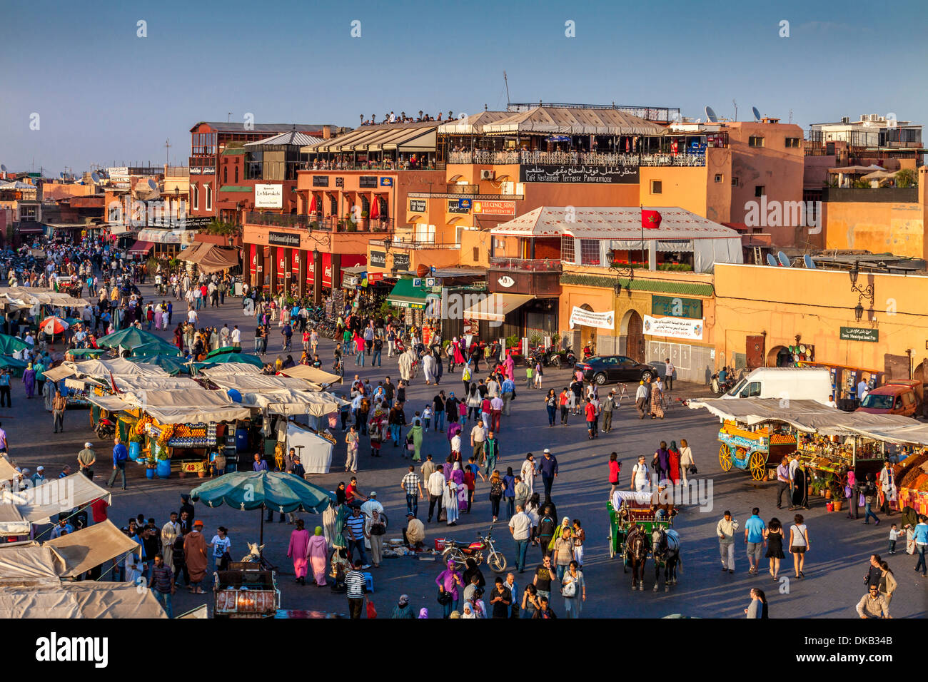 La place Jemaa el-Fna, Marrakech, Maroc Banque D'Images