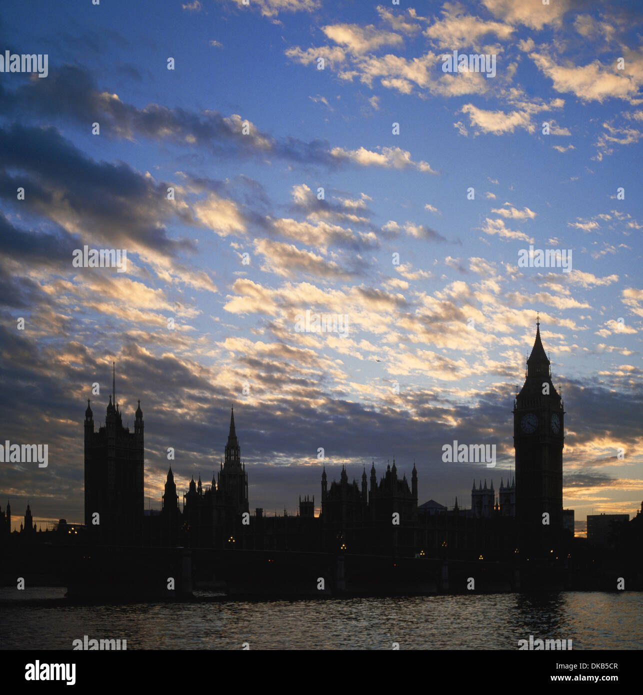 Sunset silhouette Chambres du Parlement Westminster Londres Angleterre Grande-bretagne UK Banque D'Images