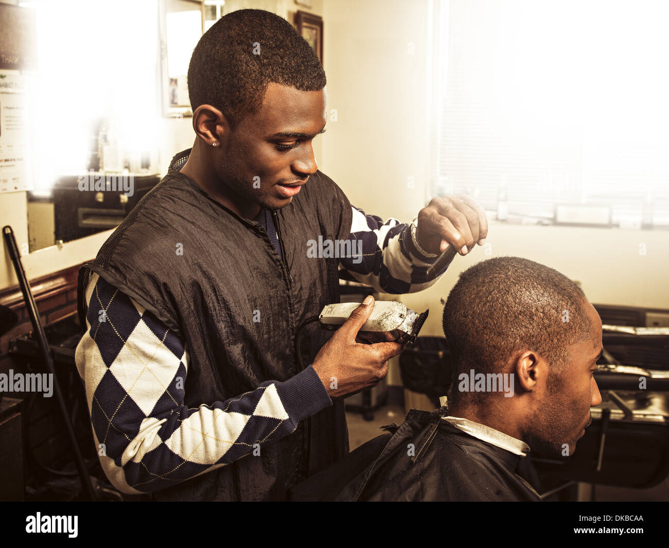 Salon de coiffure dans un salon de coiffure de tête de l'homme Banque D'Images