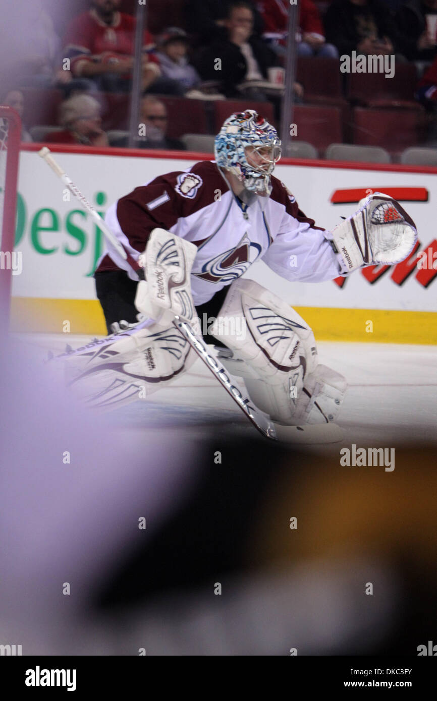 15 octobre 2011 - Montréal, Québec, Canada - le gardien Semyon Varlamov Avalanche du Colorado (1) pendant l'échauffement avant le match des Canadiens de Montréal contre l'Avalanche du Colorado au Centre Bell. (Crédit Image : © Philippe Champoux/Southcreek/ZUMAPRESS.com) Banque D'Images