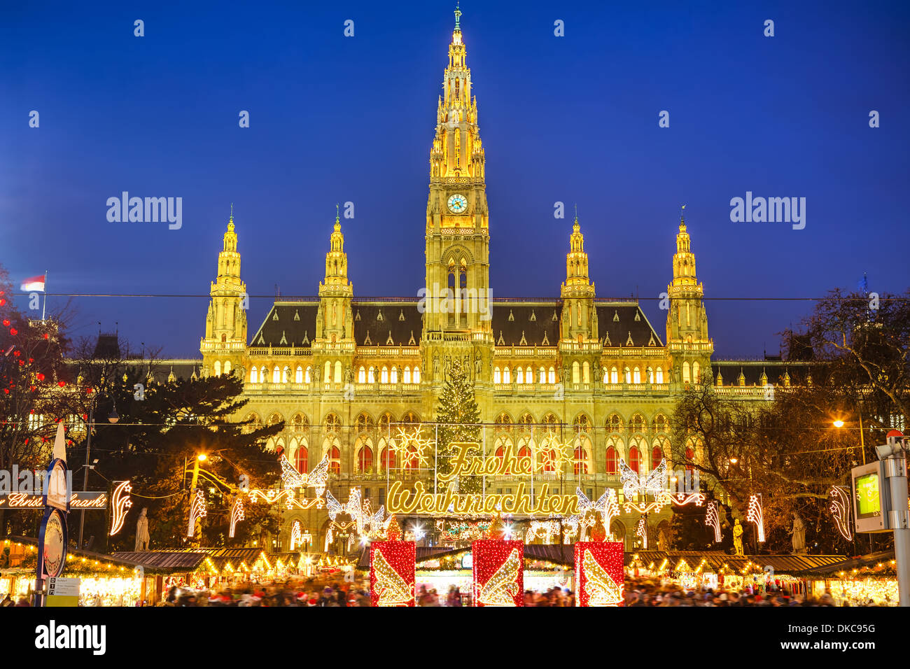 Rathaus et marché de Noël à Vienne Banque D'Images