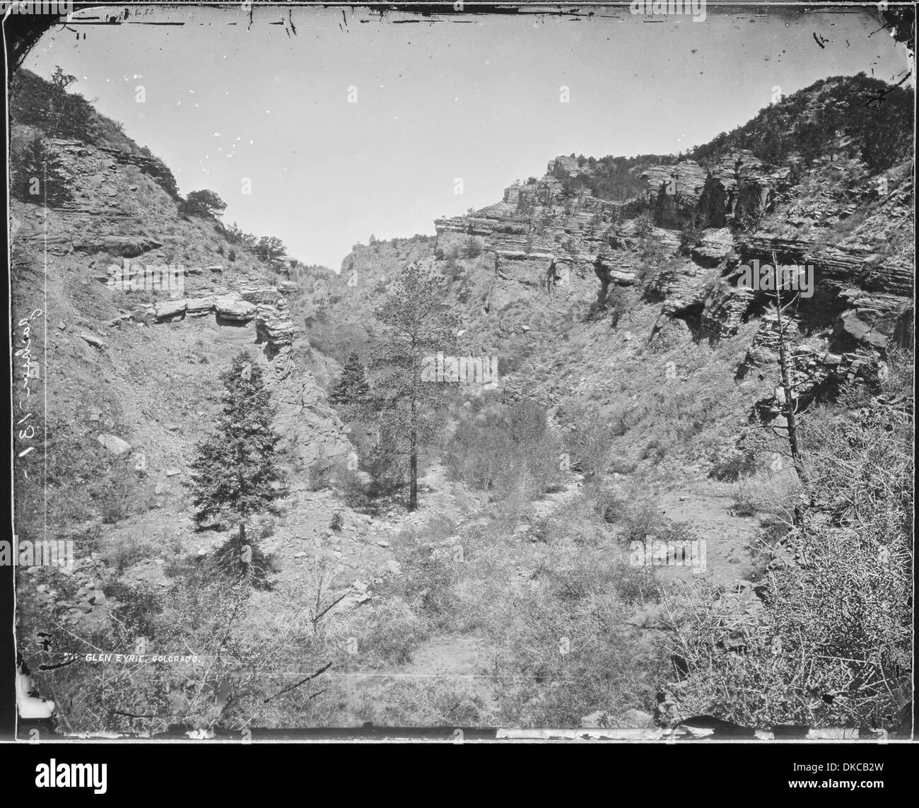Glen Eyrie est un domaine remarquable situé dans le comté d'El Paso, Colorado. L'établissement offre une vue panoramique sur la région environnante et est connu pour son architecture historique. C'est un point de repère clé dans la région, souvent associé à la beauté naturelle et à l'histoire du Colorado. Banque D'Images
