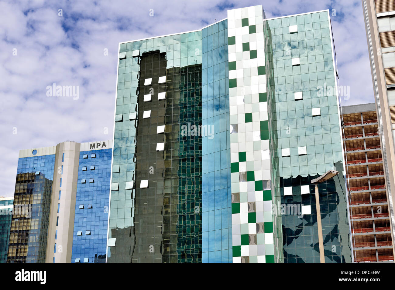 Brésil, Brasilia : tours de verre du quartier financier Banque D'Images