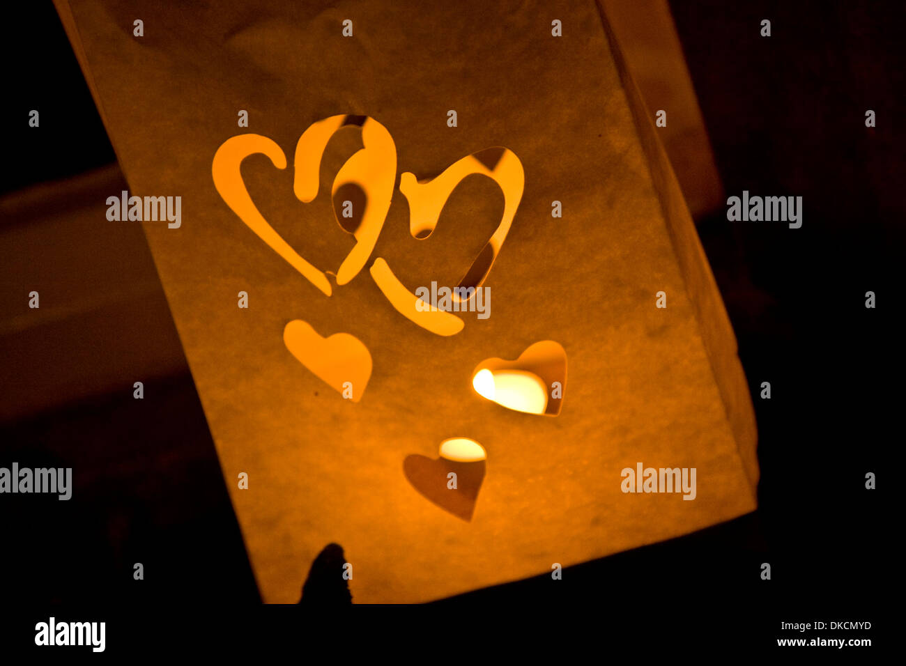 Sur le thème de l'amour aux chandelles plus léger chemin Banque D'Images