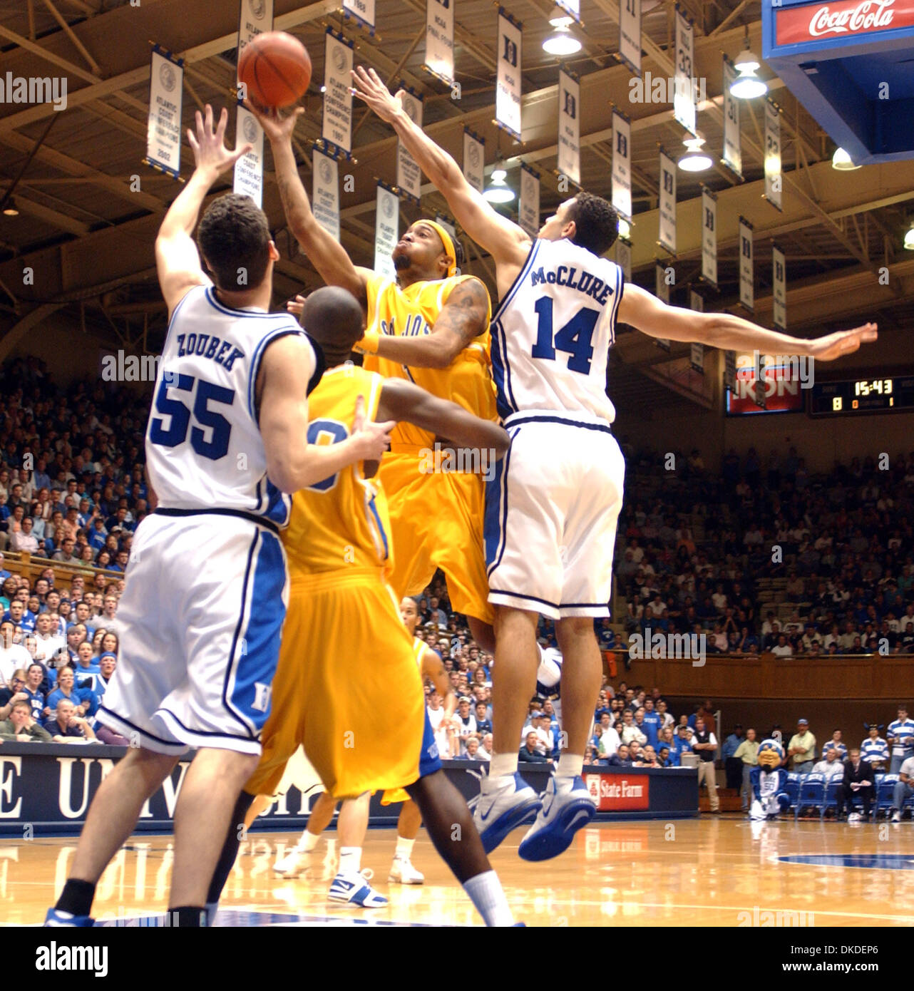 Dec 31, 2006 ; Durham, NC, USA ; Collège Basket-ball de NCAA : l'Université  Duke Blue Devils L'équipe de basket-ball a battu San Jose spartiates 70-51  comme ils ont joué à Cameron