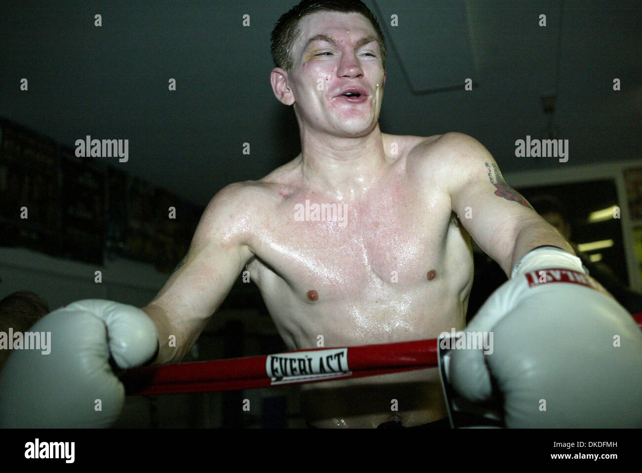 Jan 08, 2007 - Las Vegas, NV, USA - boxeur Ricky Hatton de Manchester, Angleterre arrive à Las Vegas. HATTON est la formation à Vegas pour son prochain combat pour le titre IBF Poids welter Jr contre JUAN URANGO à partir de la Colombie-Britannique, ils vont se battre à l'Hôtel Paris Hôtel & Casino sur 01-20-07. Les deux combattants sont invaincus. HATTON est la formation au sport. MCCULLOUGH Banque D'Images