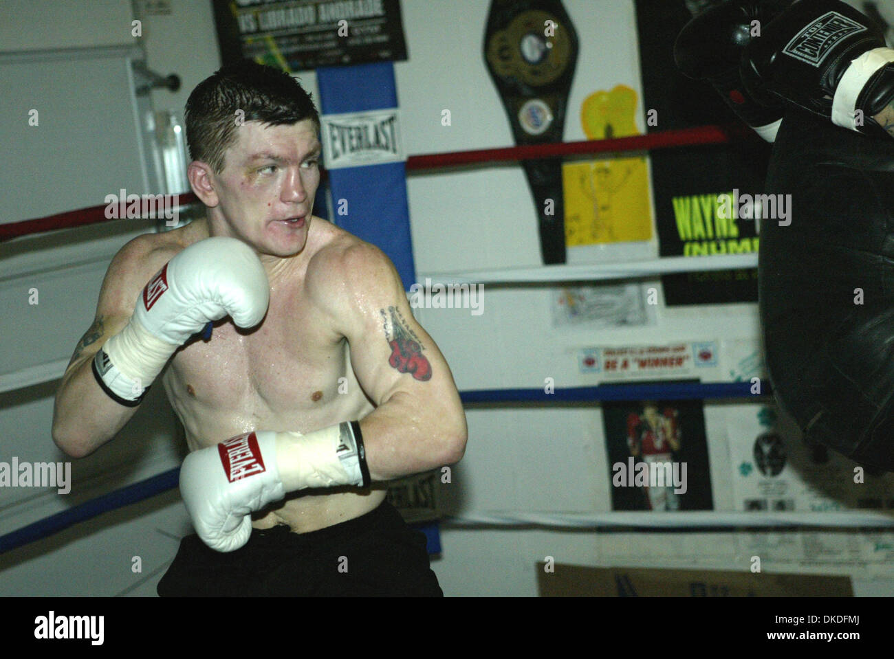 Jan 08, 2007 - Las Vegas, NV, USA - boxeur Ricky Hatton de Manchester, Angleterre arrive à Las Vegas. HATTON est la formation à Vegas pour son prochain combat pour le titre IBF Poids welter Jr contre JUAN URANGO à partir de la Colombie-Britannique, ils vont se battre à l'Hôtel Paris Hôtel & Casino sur 01-20-07. Les deux combattants sont invaincus. HATTON est la formation au sport. MCCULLOUGH Banque D'Images