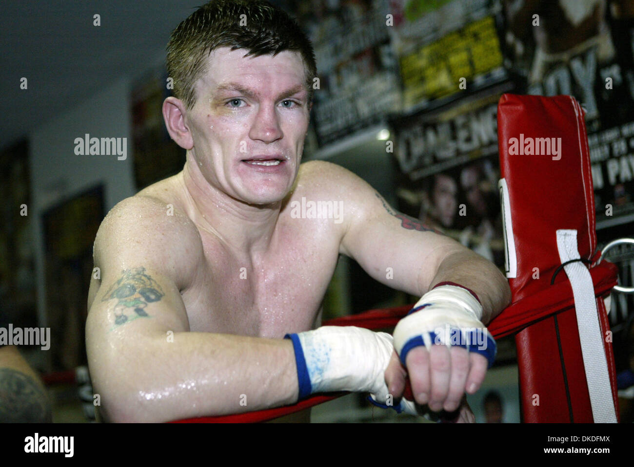 Jan 08, 2007 - Las Vegas, NV, USA - boxeur Ricky Hatton de Manchester, Angleterre arrive à Las Vegas. HATTON est la formation à Vegas pour son prochain combat pour le titre IBF Poids welter Jr contre JUAN URANGO à partir de la Colombie-Britannique, ils vont se battre à l'Hôtel Paris Hôtel & Casino sur 01-20-07. Les deux combattants sont invaincus. HATTON formation au MCCULLOUGH de sport. Banque D'Images