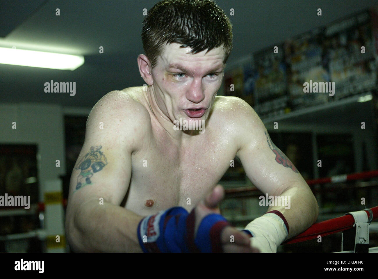 Jan 08, 2007 - Las Vegas, NV, USA - boxeur Ricky Hatton de Manchester, Angleterre arrive à Las Vegas. HATTON est la formation à Vegas pour son prochain combat pour le titre IBF Poids welter Jr contre JUAN URANGO à partir de la Colombie-Britannique, ils vont se battre à l'Hôtel Paris Hôtel & Casino sur 01-20-07. Les deux combattants sont invaincus. HATTON formation au MCCULLOUGH de sport. Banque D'Images