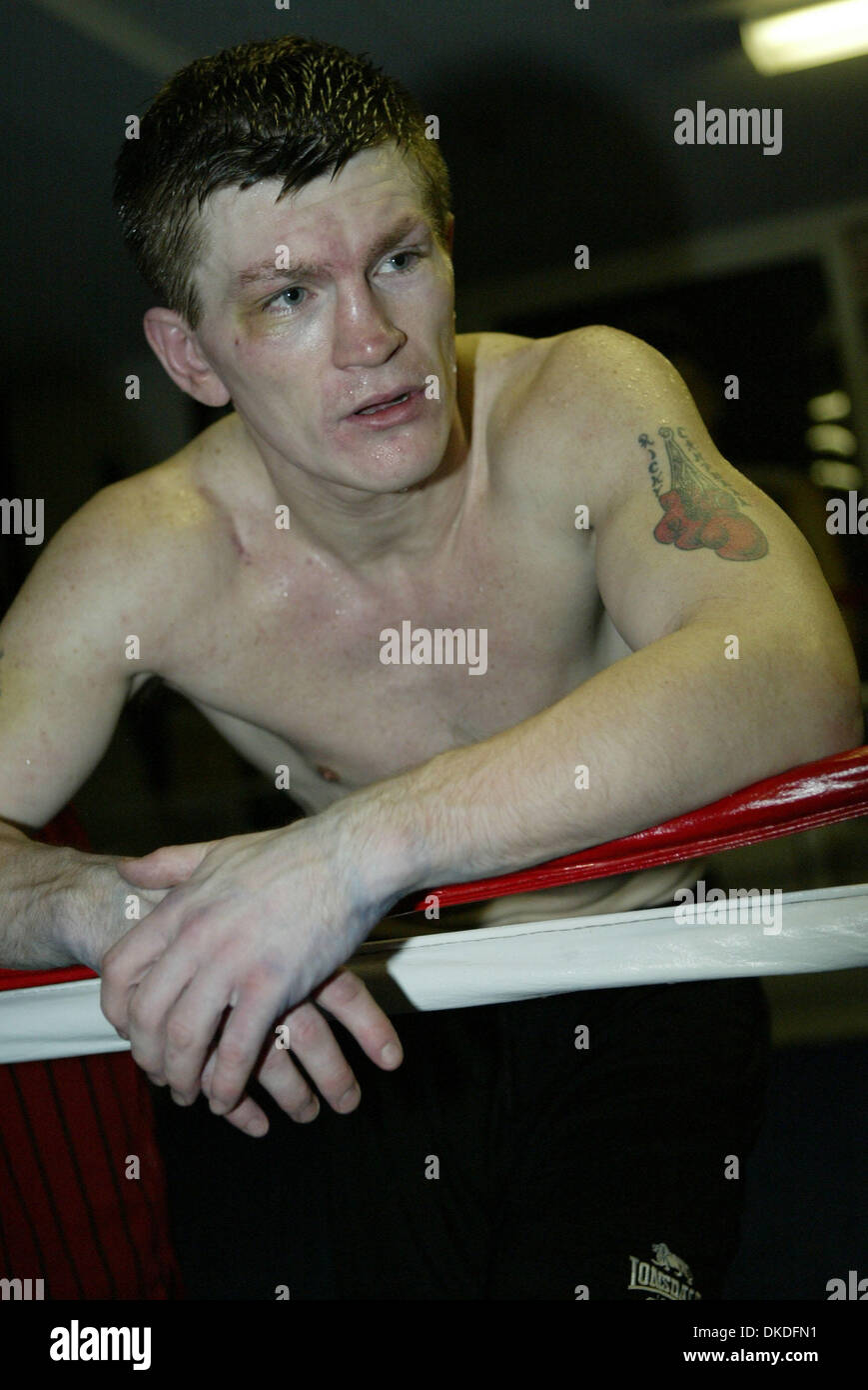 Jan 08, 2007 - Las Vegas, NV, USA - boxeur Ricky Hatton de Manchester, Angleterre arrive à Las Vegas. HATTON est la formation à Vegas pour son prochain combat pour le titre IBF Poids welter Jr contre JUAN URANGO à partir de la Colombie-Britannique, ils vont se battre à l'Hôtel Paris Hôtel & Casino sur 01-20-07. Les deux combattants sont invaincus. HATTON formation au MCCULLOUGH de sport. Banque D'Images