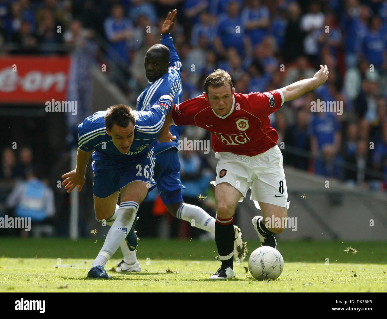 John Terry de Chelsea et Manchester United, Wayne Rooney allez tête à tête (Image Crédit : © Photographe/Cal Sport Media) Banque D'Images