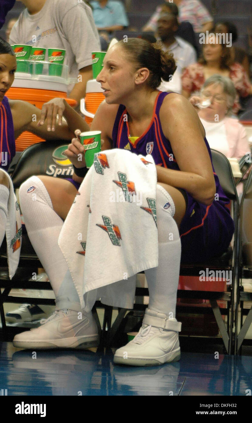 Jul 02, 2009 - Phoenix, Arizona, États-Unis - Phoenix Mercury et garde le premier WNBA vote pour ce ventilateur getter années match des étoiles, DIANA TAURASI, a été cité pour DUI (driving under the influence) Tôt jeudi matin. Sur la photo : May 13, 2007 - Washington, District of Columbia, États-Unis - Santa Marina en action contre les Washington Mystics. (Crédit Image : © Tina Fultz/ZUMA Press) Banque D'Images