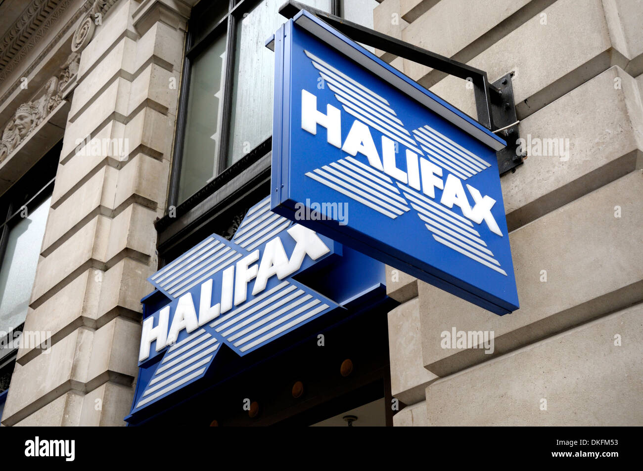 Londres, Angleterre, Royaume-Uni. Halifax bank sign Banque D'Images