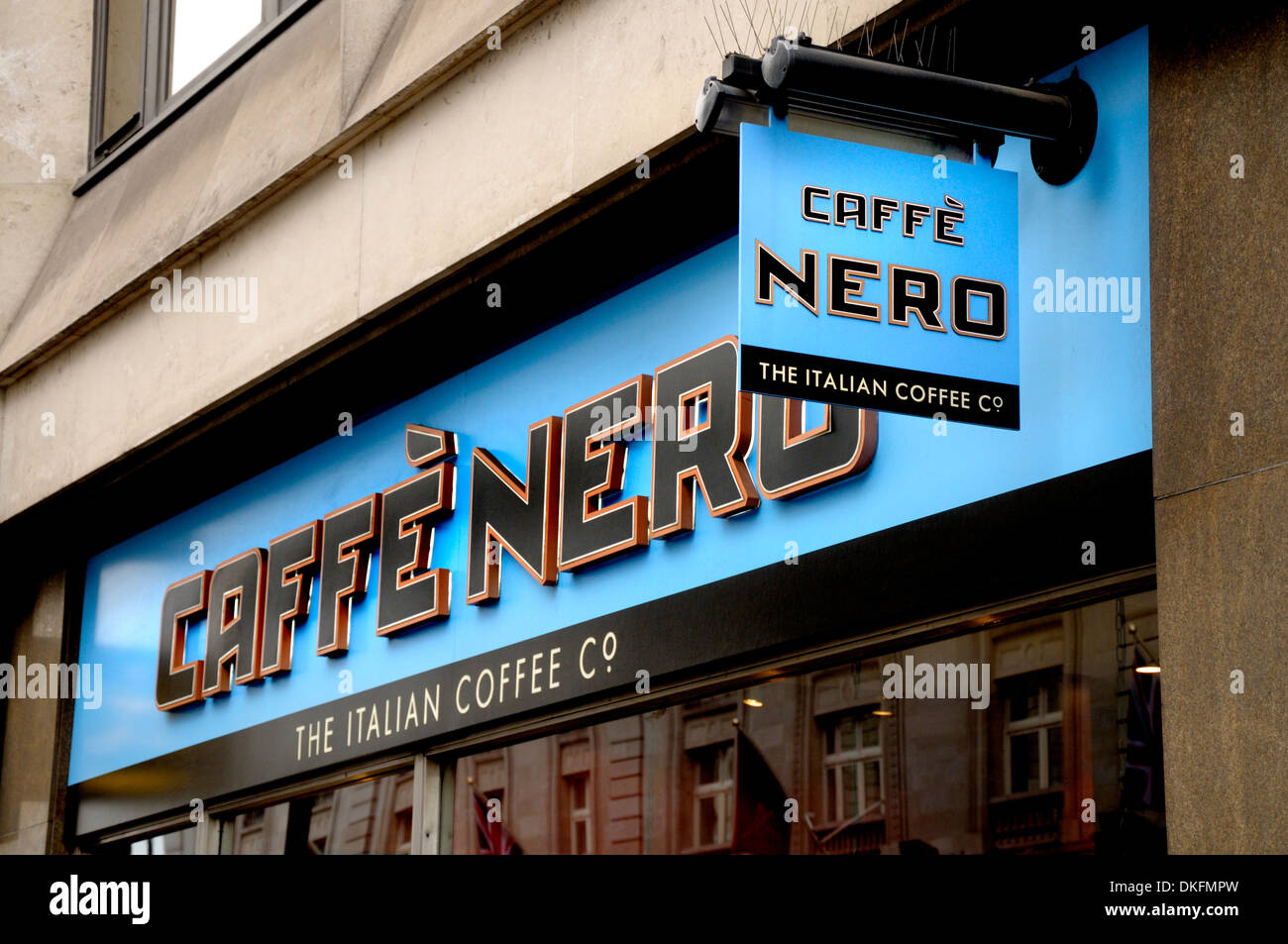 Londres, Angleterre, Royaume-Uni. Caffe Nero Banque D'Images