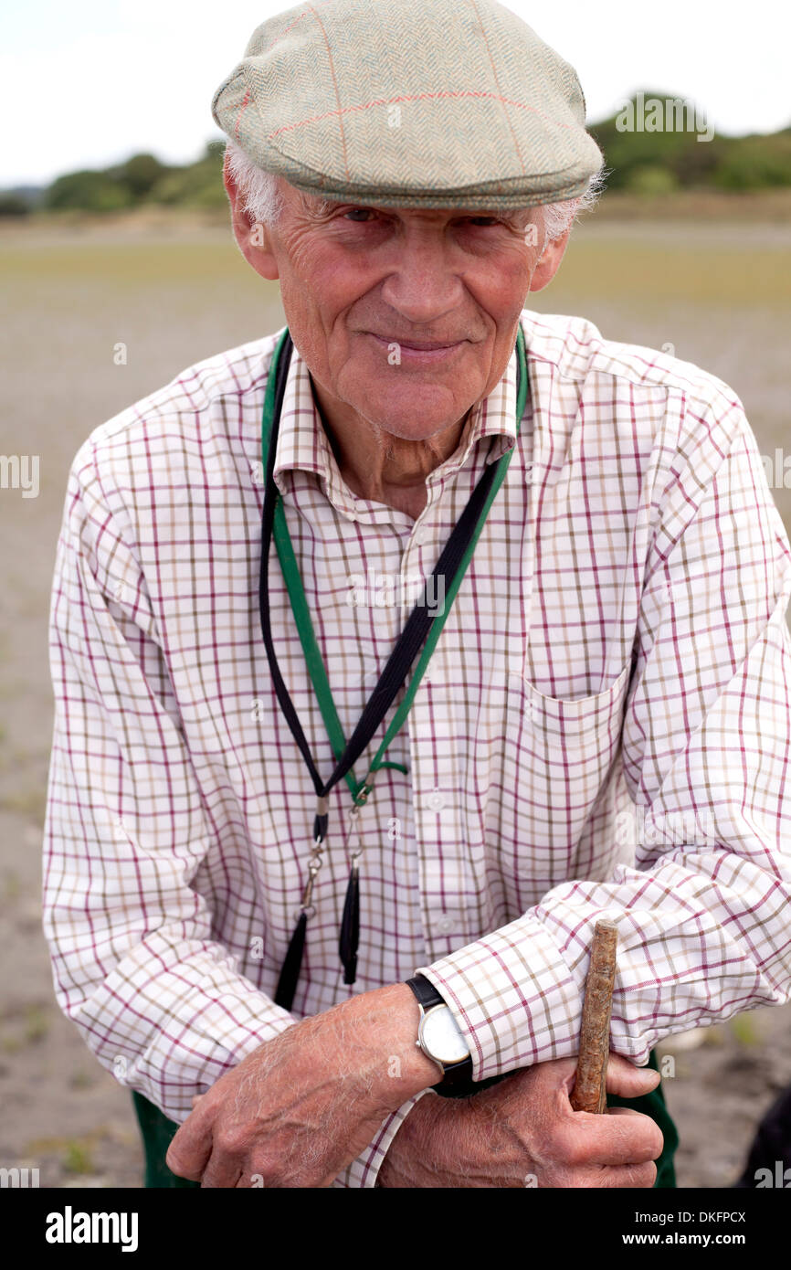 Portrait of senior man wearing flat cap Banque D'Images