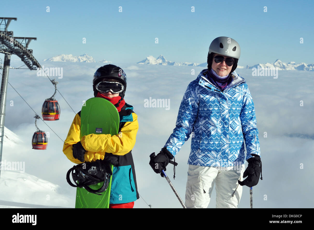 Frère et sœur sur un ski holiday, Kitzsteinhorn, Zell am See, Autriche Banque D'Images