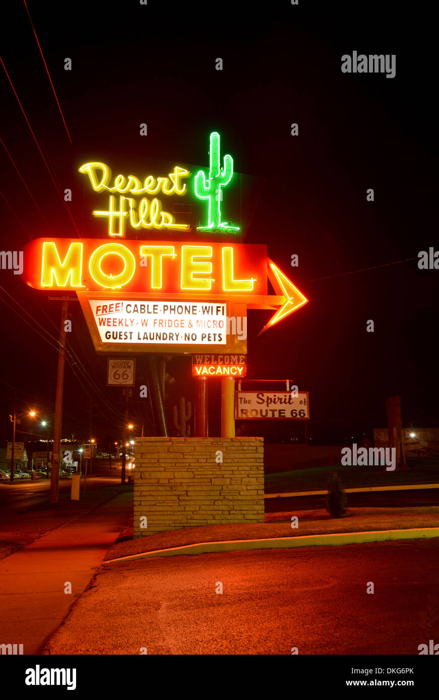 Néon Route 66, Desert Hills Motel à Tulsa USA en néon extérieur classic motor court hotel Banque D'Images