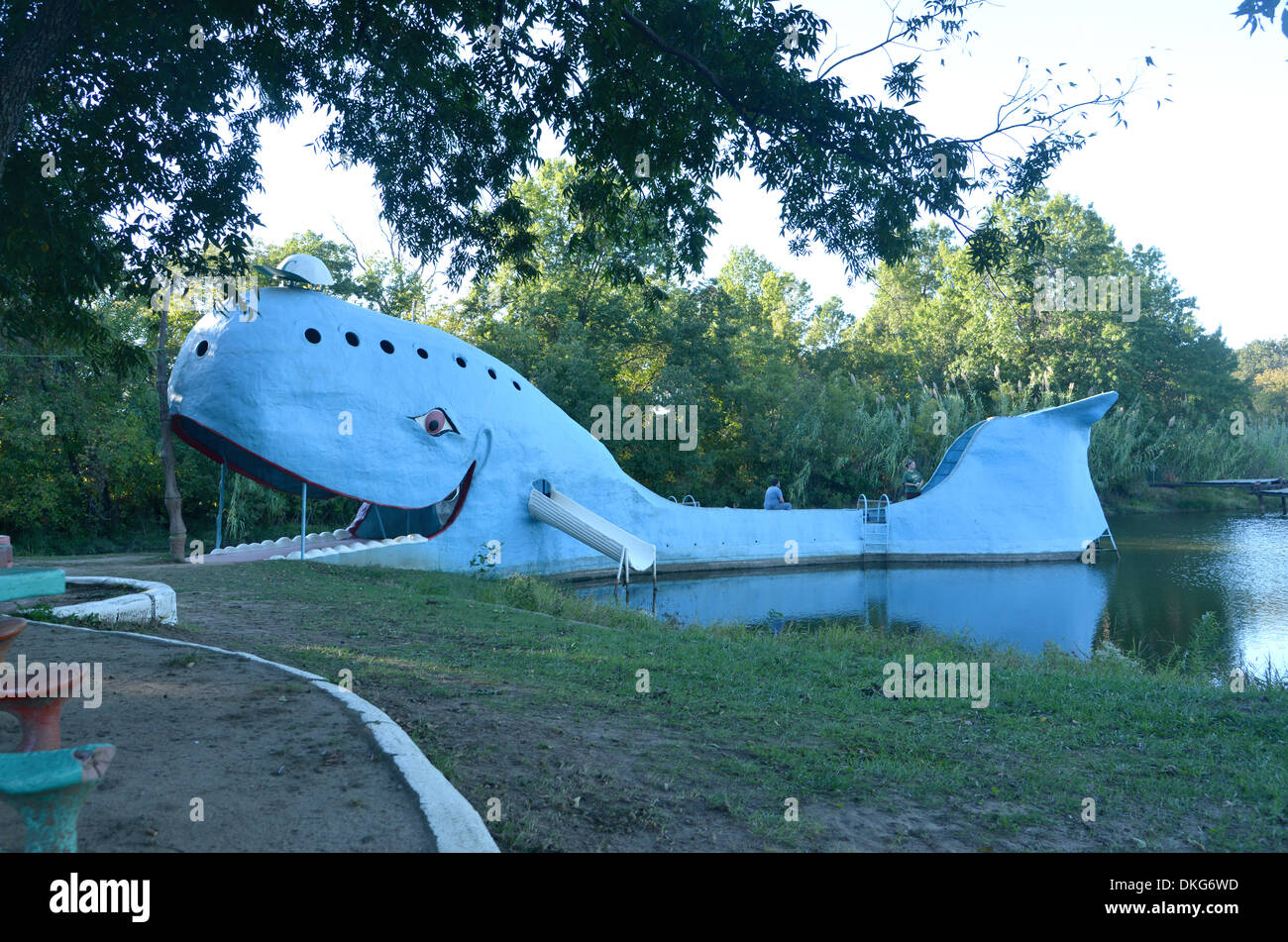 Catoosa Rorqual bleu, un géant de la route 66 et de repère dans l'Oklahoma. Construit 1972 Banque D'Images