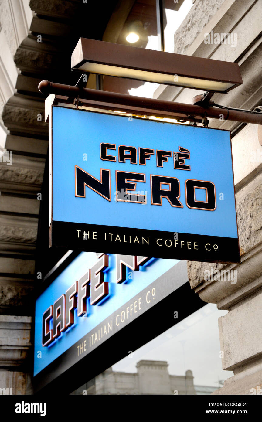 Londres, Angleterre, Royaume-Uni. Caffe Nero dans Piccadilly Banque D'Images