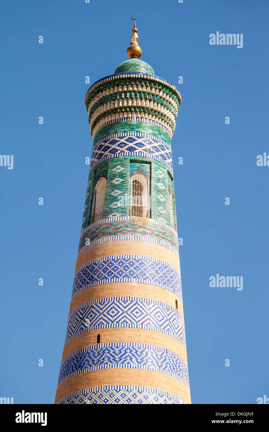 Minaret Islam Khodja, Ichan Kala, Khiva, Ouzbékistan Banque D'Images