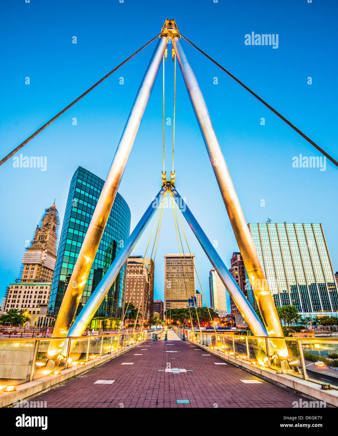 Hartford, Connecticut, USA skyline at Les Fondateurs Pont. Banque D'Images