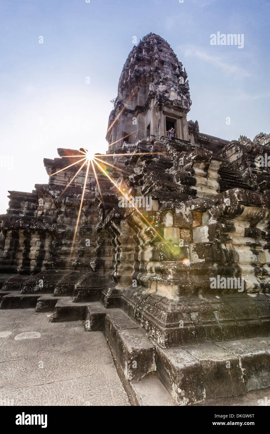 Lever du soleil sur Angkor Wat, Angkor, Site du patrimoine mondial de l'UNESCO, la Province de Siem Reap, Cambodge, Indochine, Asie du Sud, Asie Banque D'Images