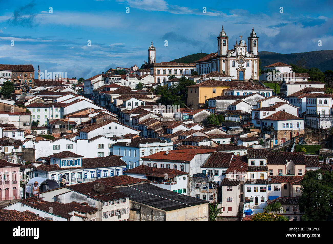 Vue sur la ville coloniale d'Ouro Preto, UNESCO World Heritage Site, Minas Gerais, Brésil, Amérique du Sud Banque D'Images