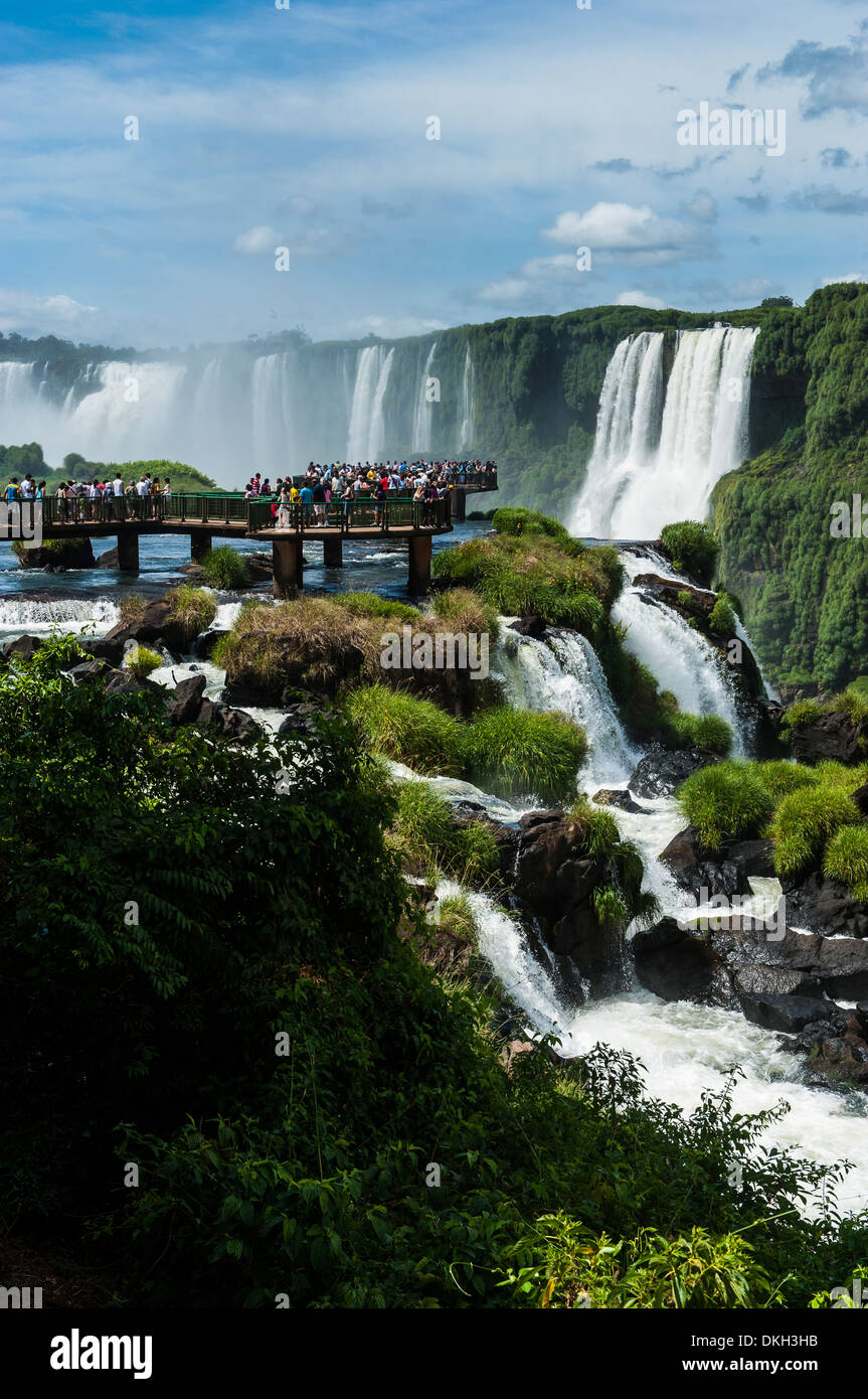 Foz de Iguazu (chutes Iguaçu), le plus grand au monde, des chutes d'Iguaçu Parc National, Site du patrimoine mondial de l'UNESCO, le Brésil Banque D'Images