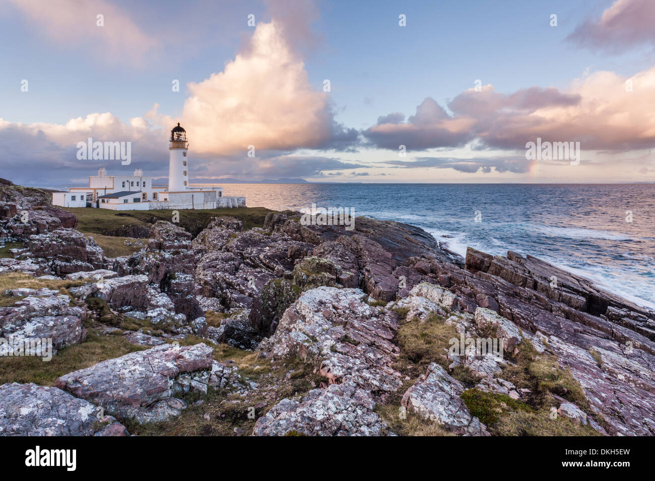 Rubha Reidh Lighthouse à l'aube, Melvaig, Wester Ross, Highlands, Scotland Banque D'Images