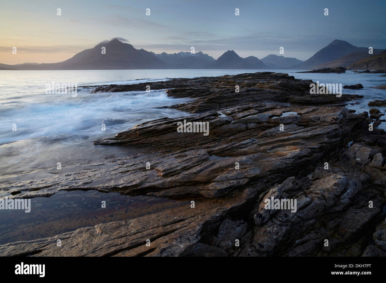 La vue sur le Loch Scavaig au Cuillin Hills d'Elgol, île de Skye, Écosse, Royaume-Uni, Europe Banque D'Images