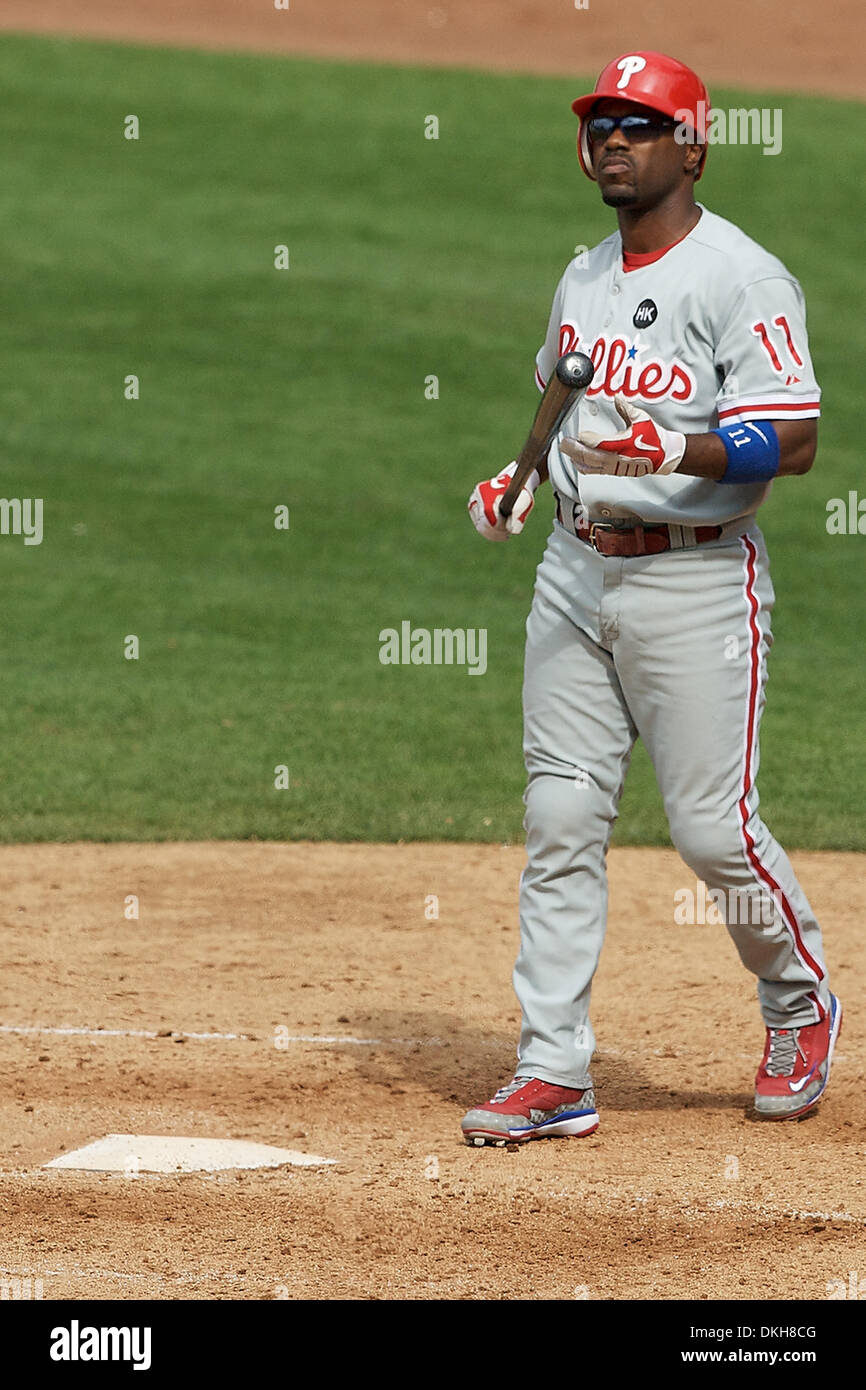 L'arrêt-court des Phillies de Philadelphie, Jimmy Rollins se prépare à son tour à la batte. (Crédit Image : © Tony Leon/ZUMApress.com) Southcreek/mondial Banque D'Images