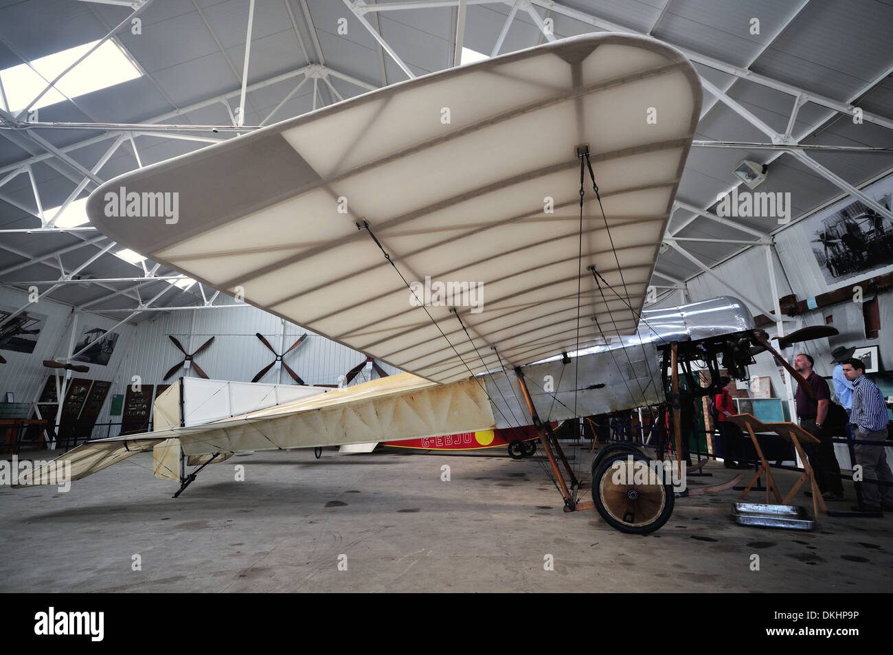 Type monoplan Blackburn D dans le hangar.Propriété de la Shuttleworth collection.La plus ancienne de la Grande-Bretagne aéronef percute.Construit en 1912. Banque D'Images