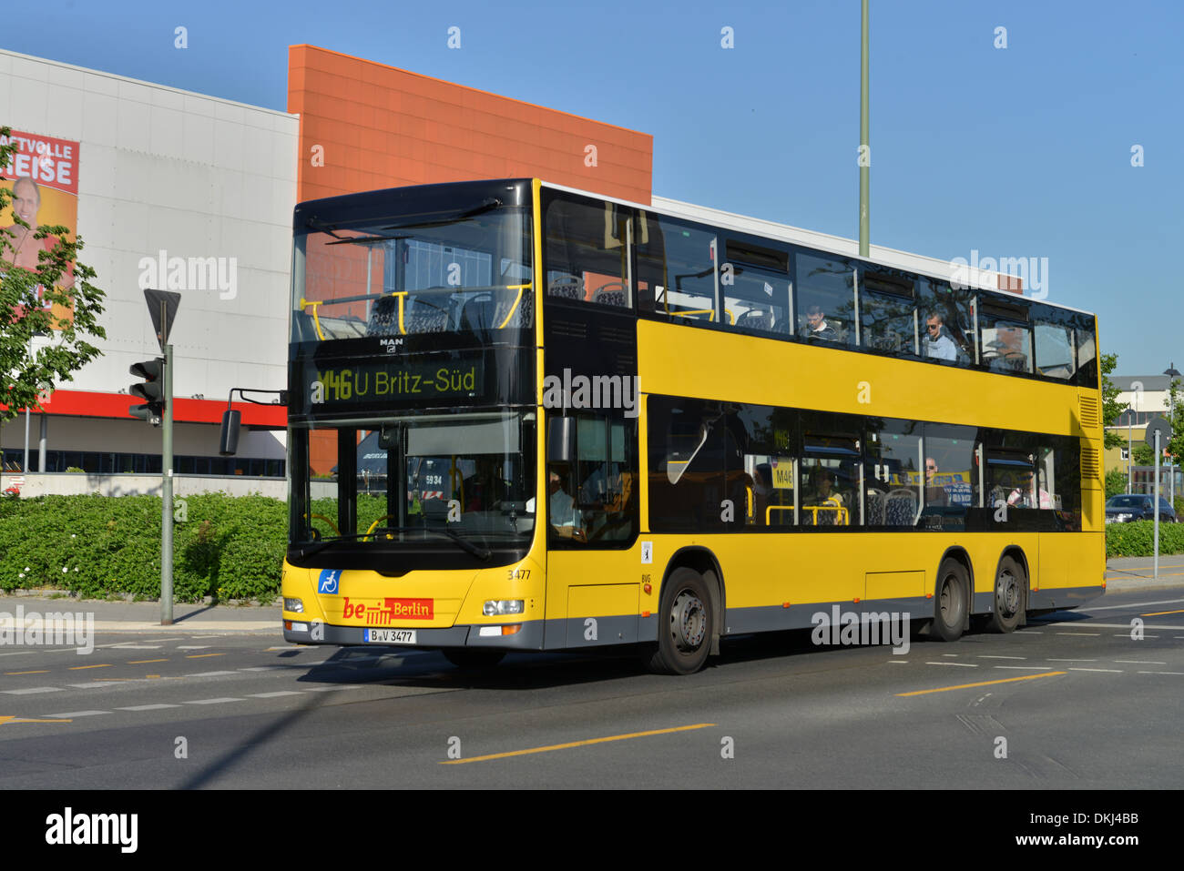 Le bus M 46, Sachsendamm, Schoeneberg, Berlin, Deutschland, Schöneberg, la société Möbelhaus Banque D'Images