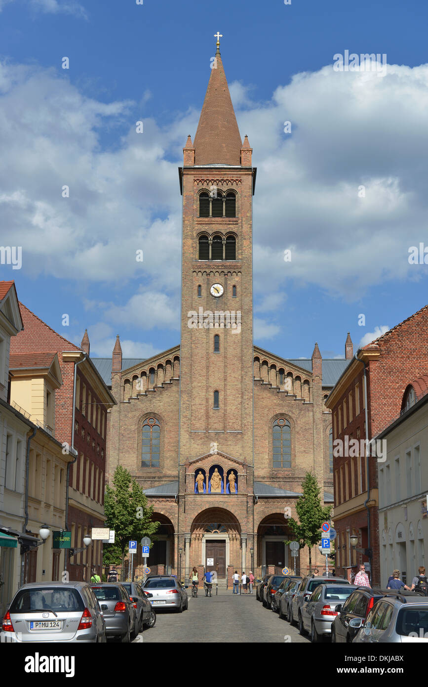 Peter-Pauls-Kirche, suis Bassin, Potsdam, Brandebourg, Allemagne Banque D'Images